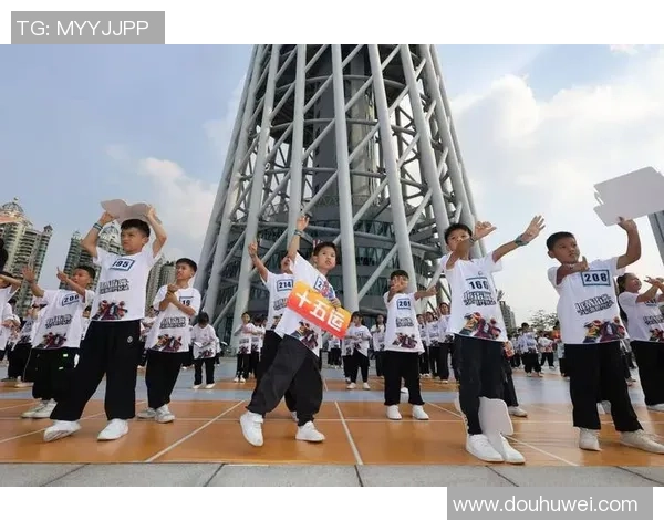 广州街舞队员个人能力提升与团队协作的完美结合探讨